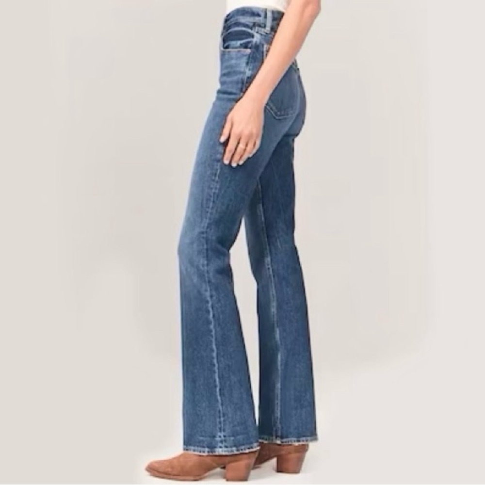 Abercrombie & Fitch sz 6S 70s Vintage Flare Ultra High Rise Medium Wash Jeans